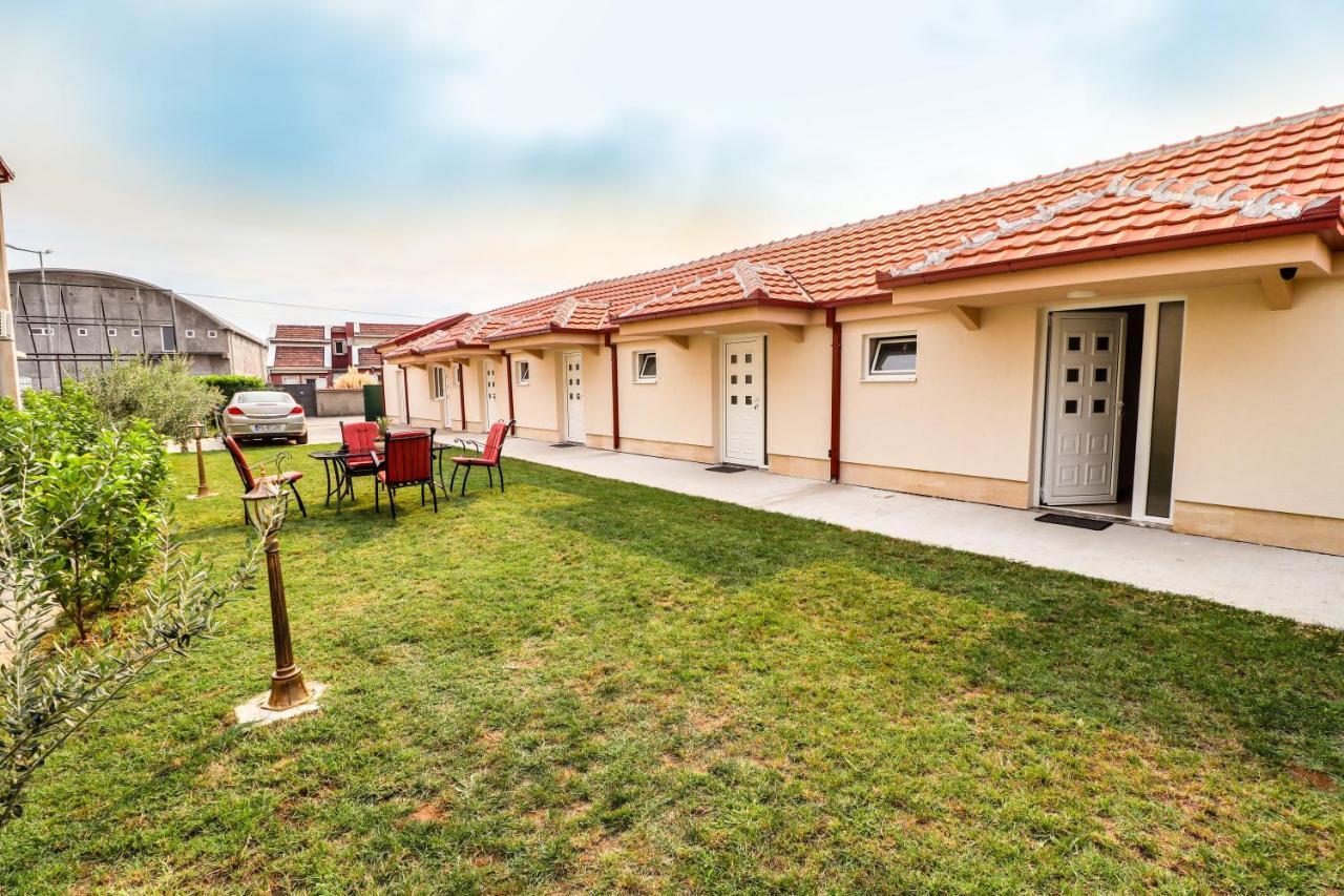 Simo Apartments Airport Podgorica Exteriér fotografie