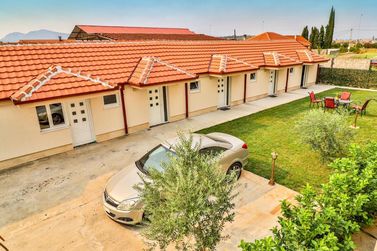 Simo Apartments Airport Podgorica Exteriér fotografie